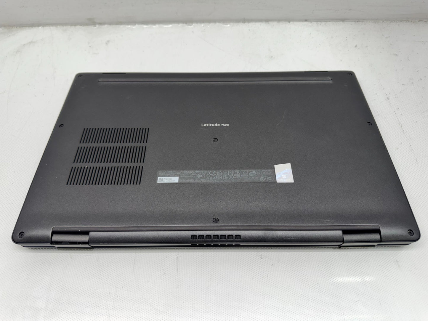 Dell Latitude 7520 i7-1185G7@3.0GHz 16GB RAM 256GB SSD Win11 3840 x 2160 Black