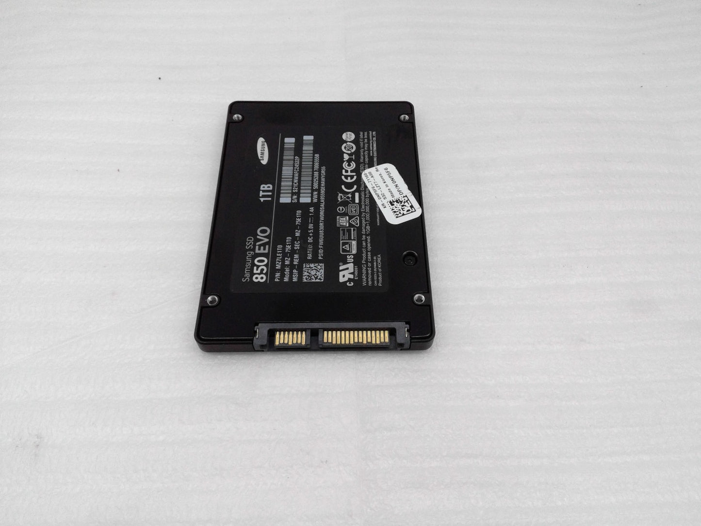 Samsung 850 EVO 1TB Internal SSD - 2.5 Inch SATA III MZ-75E1T0 MZ7LE1T0