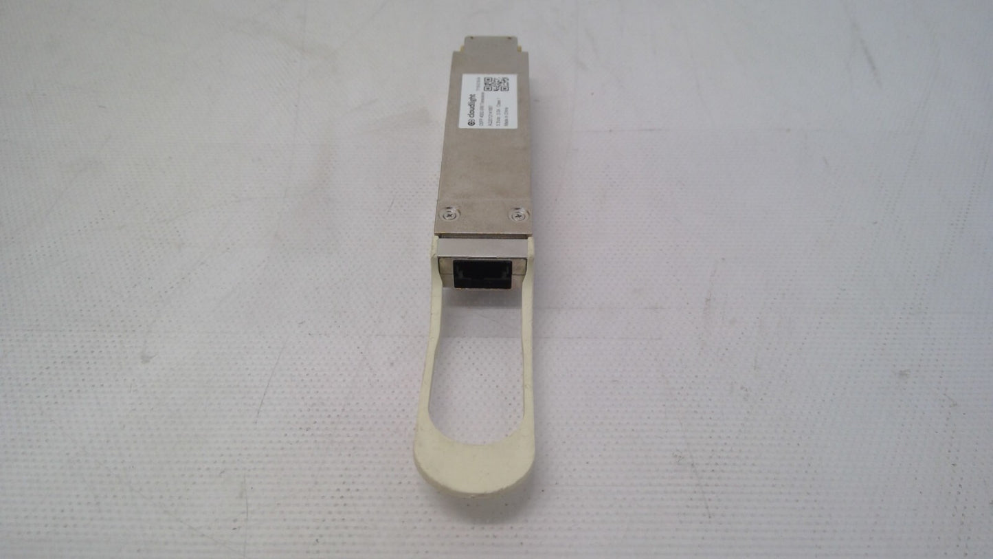 Cloudlight 7116-E18-04/01/61/07 AQ2012141667 QSFP 400G SR8  3.3VDC,3.0A