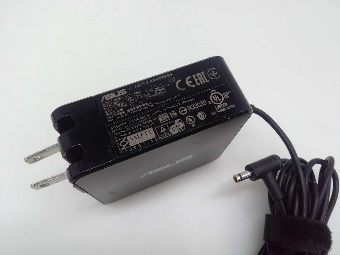 Original Asus ADP-65EW A AC-Adapter Notebook 19V 3.42A 65W Tip 4.0x1.35mm