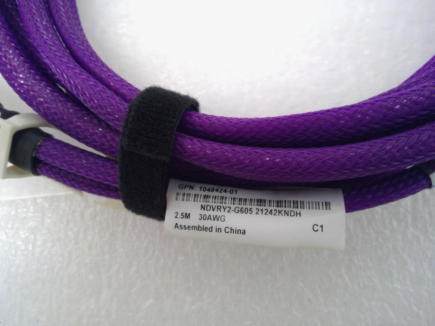 Amphenol 400G OSFP to 2x200G QSFP56 Breakout DAC Cable 2.5M NDVRY2-G605 *read*