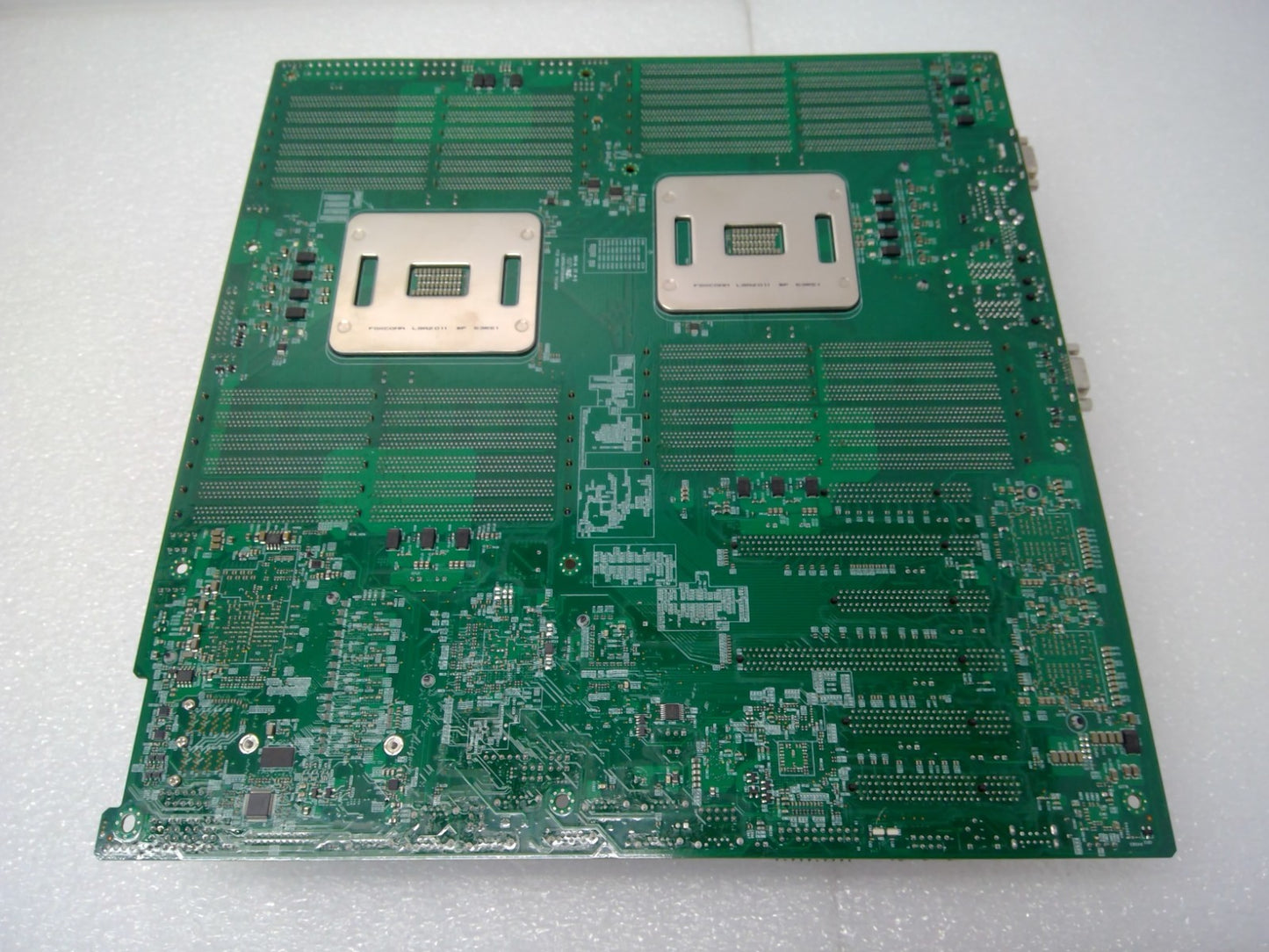 Supermicro X10DRC-T4+ Intel C612 EE.ATX Dual LGA2011-3 10Gb LAN SAS3 Motherboard