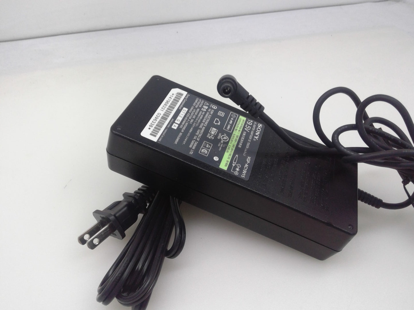 Genuine Sony Vaio AC Power Adapter VGP-AC19V15 19.5V 6.2A