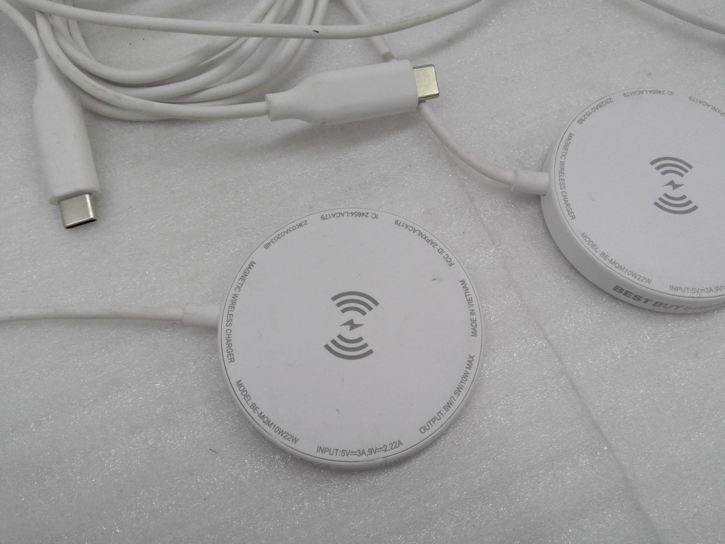 Lot of 3 Best Buy essentials- Magnetic Wireless Charger for iPhone 16/15/14...