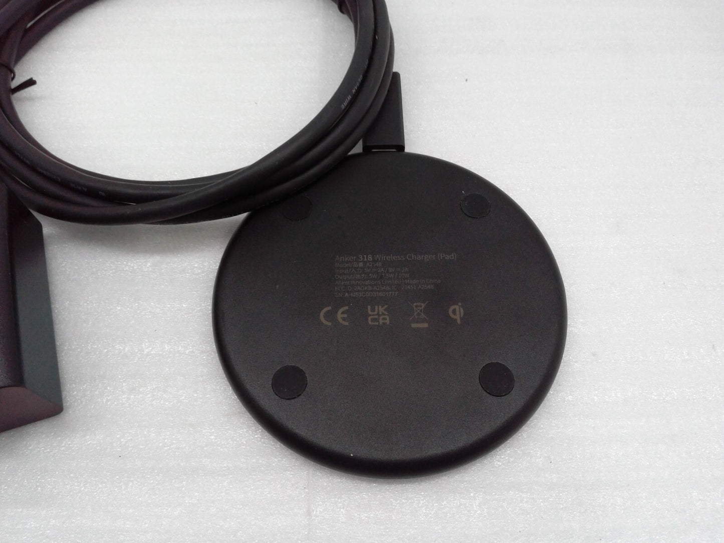 Anker 318 Ultra Slim Qi Wireless Charging Pad (10W) with (4-Ft) Cable + Charger