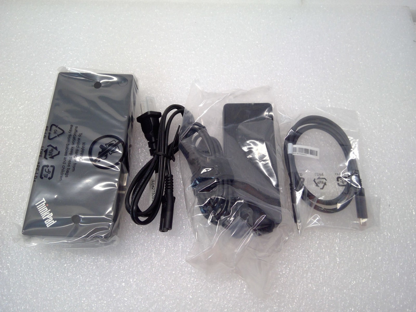 Open Box Lenovo ThinkPad USB-C Dock Station 40A90090US DK1633