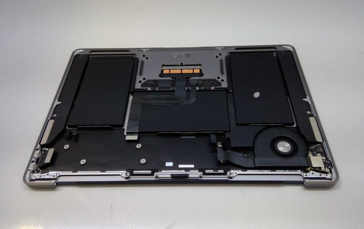 Genuine Apple MacBook Air 13" A2179 Top Case Cover Palmrest US Keyboard Battery