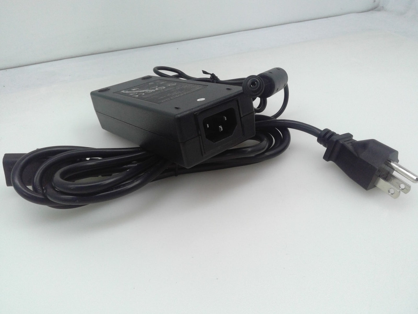 Genuine EA11011M-240 EDAC AC Power Supply Adapter 24V 5A 5.5*2.5mm