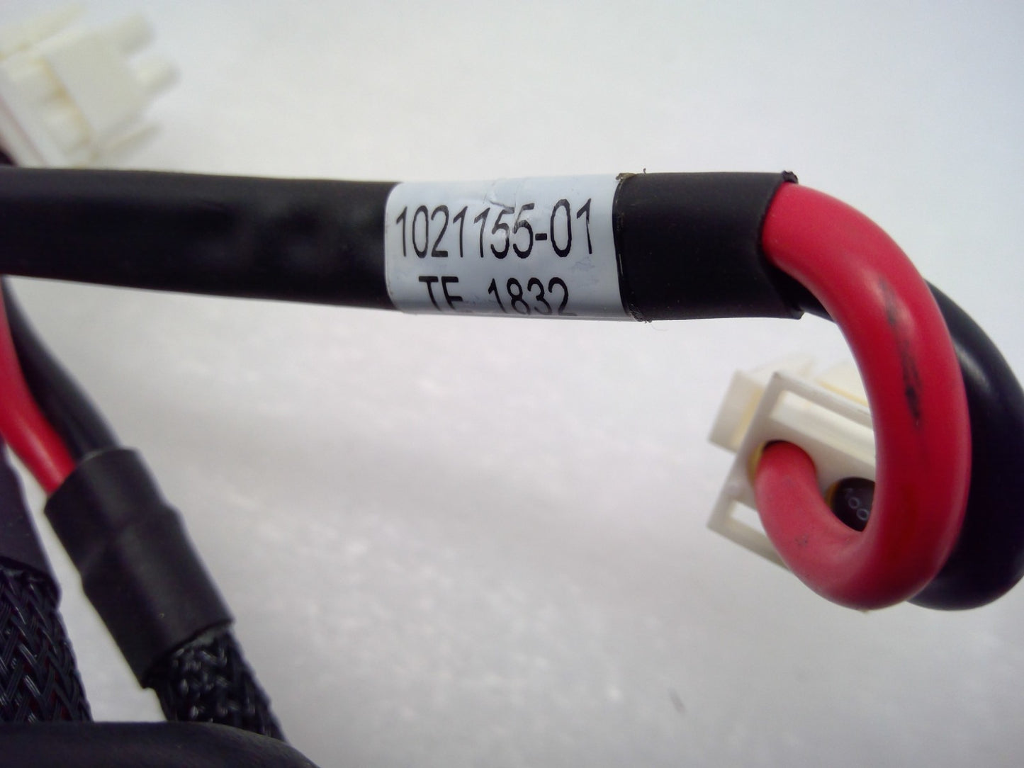 TE Connectivity DC Power Distribution Cable MATE-N-LOK 6-Pin to 3x 2-Pin 1021155
