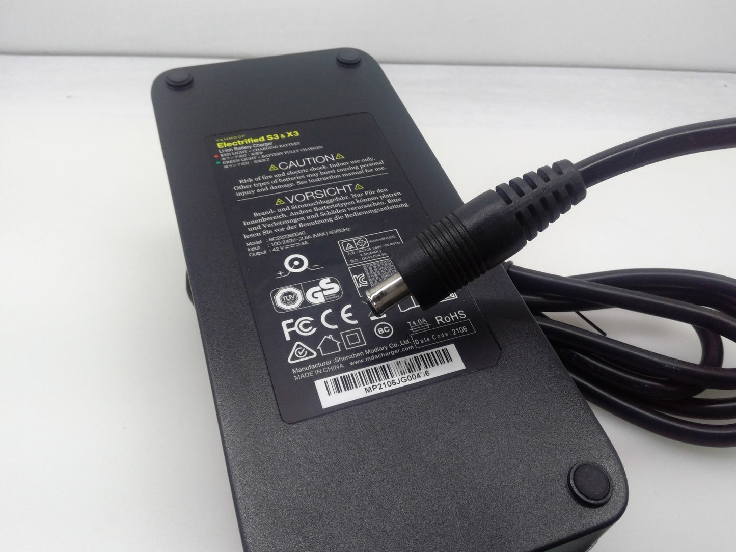 OEM Vanmoof Electrified S3 & X3 Li-ion Battery Charger Model BC222360040 42V 4A