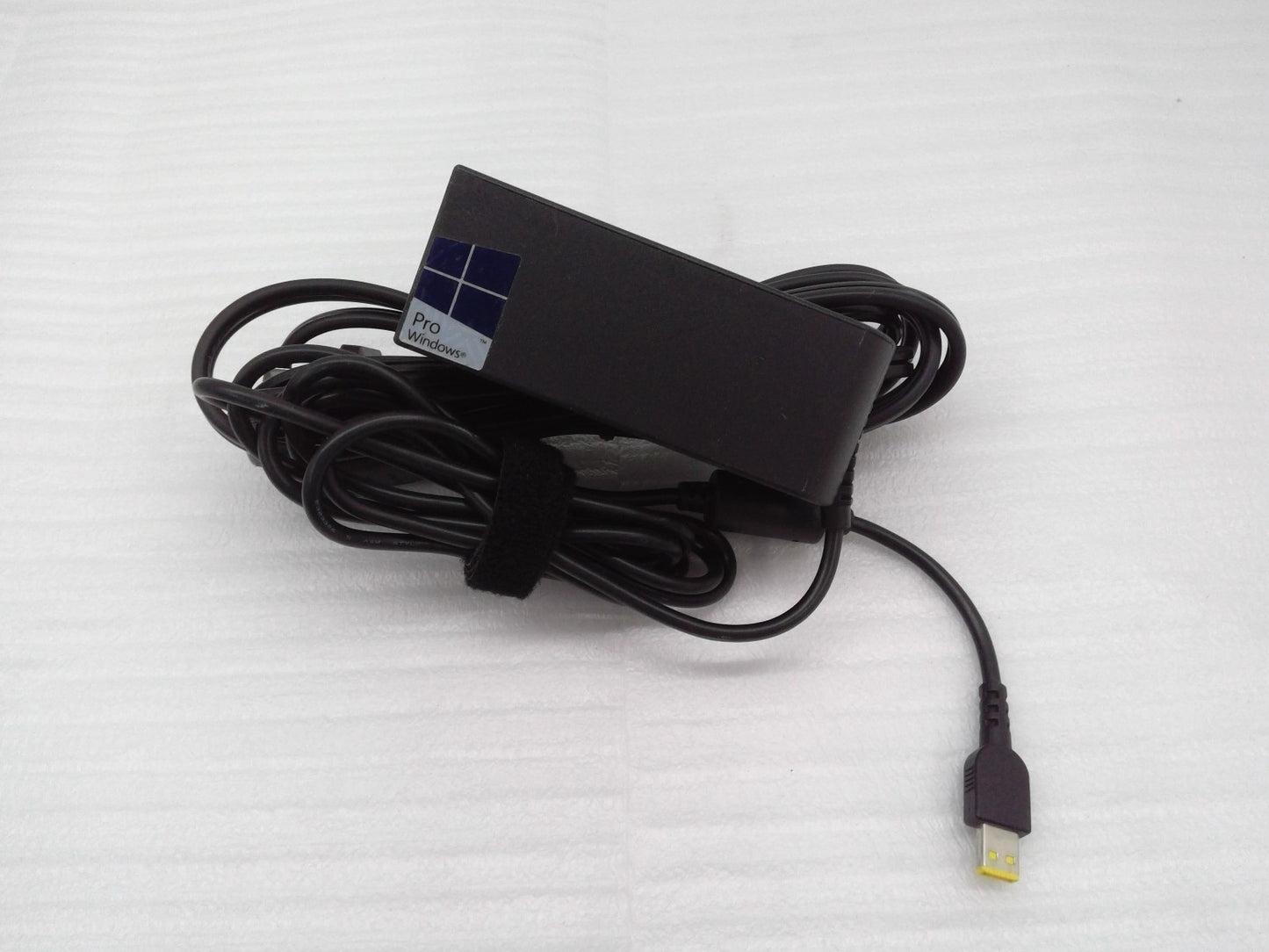 Original LENOVO 36W 12V 3A AC Adapter Charger ADLX36NCT2B SA10E75779 00HM601
