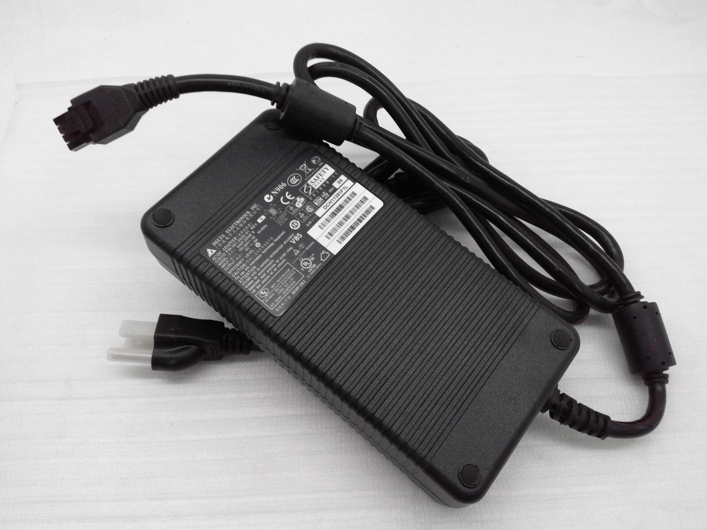 Original DELTA EADP-220AB B 12V 18A Square 8-hole Adapter Power Supply