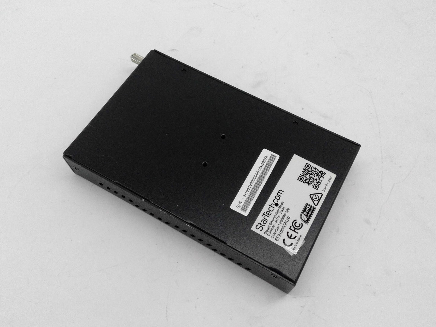 StarTech Gigabit Ethernet Fiber Media Converter SM LC 20 Km ET91000SM20