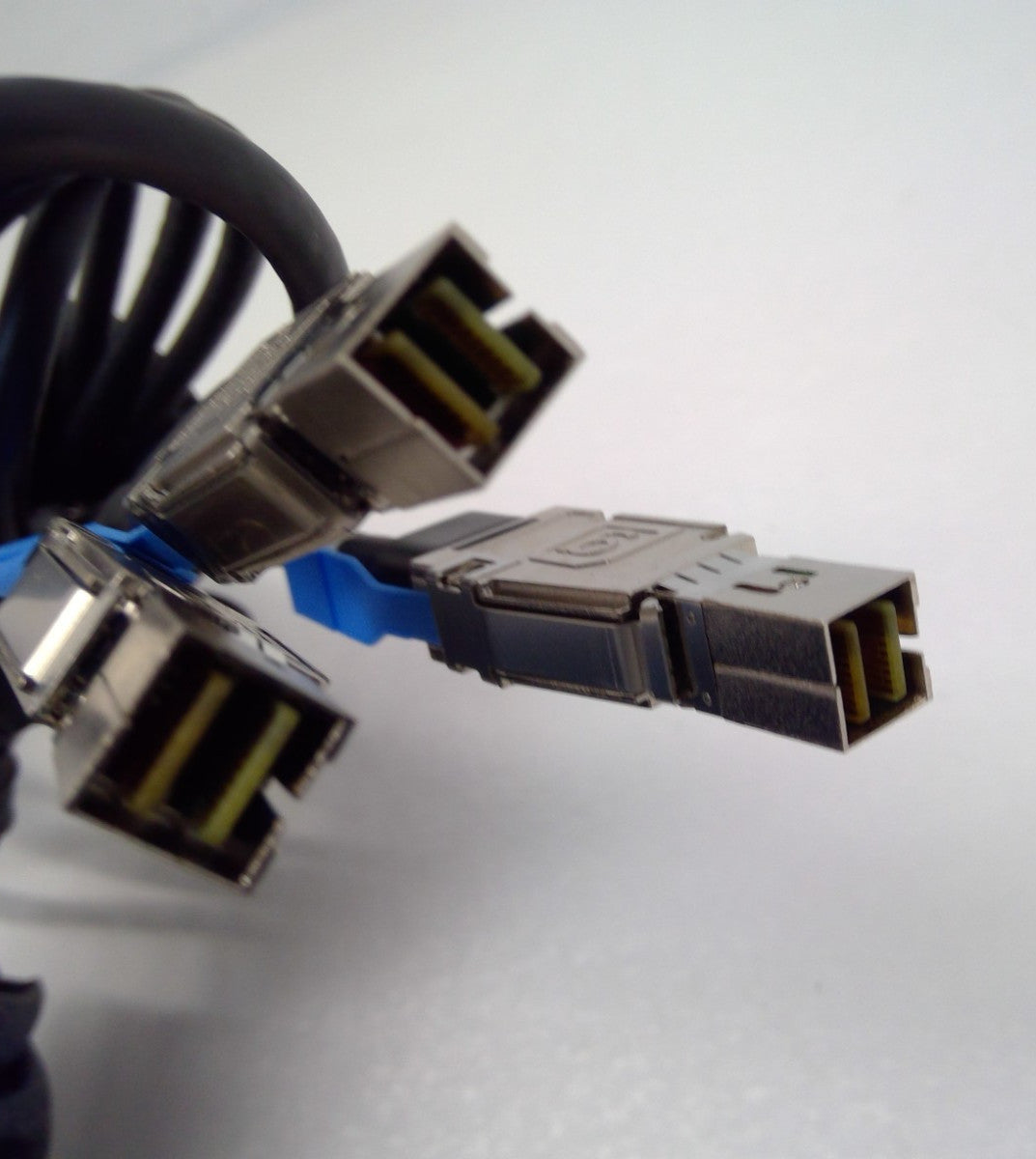 Lenoni HIgh Speed Cable SFF-8643 Splitter 1-to-2 300-10126-01 28AWG CL2 2M