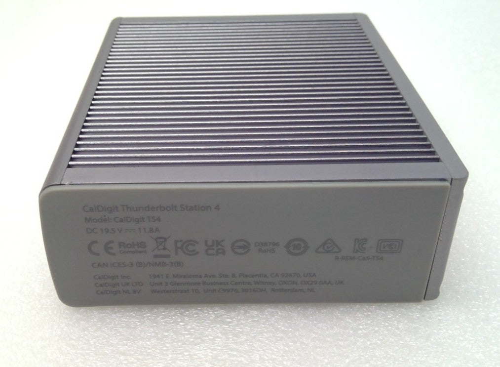 CalDigit TS4 - High-performance 18 Ports Thunderbolt 4 docking station