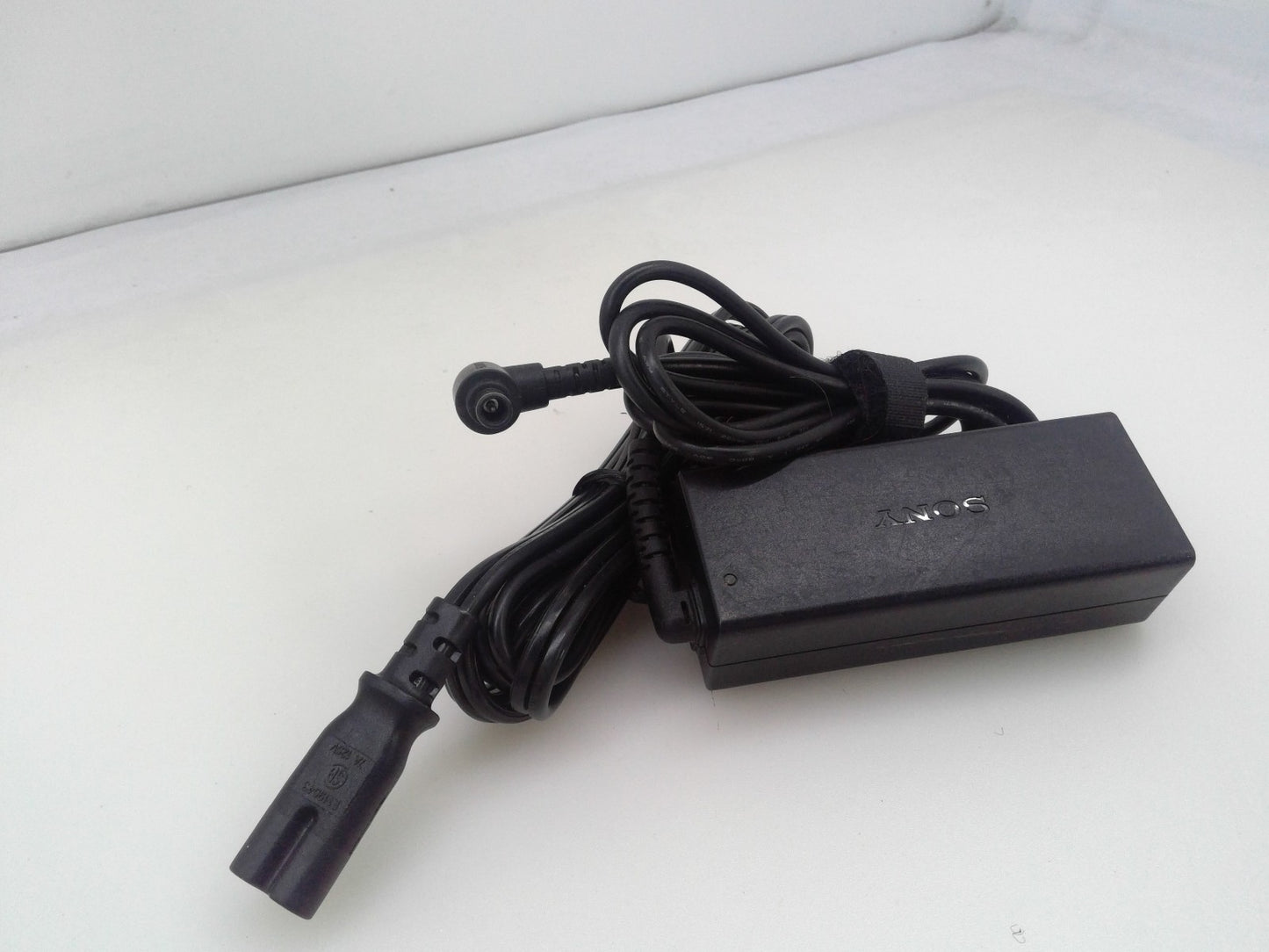 GENUINE SONY Laptop AC Adapter Power Charger VGP-AC19V57 19.5V 2A