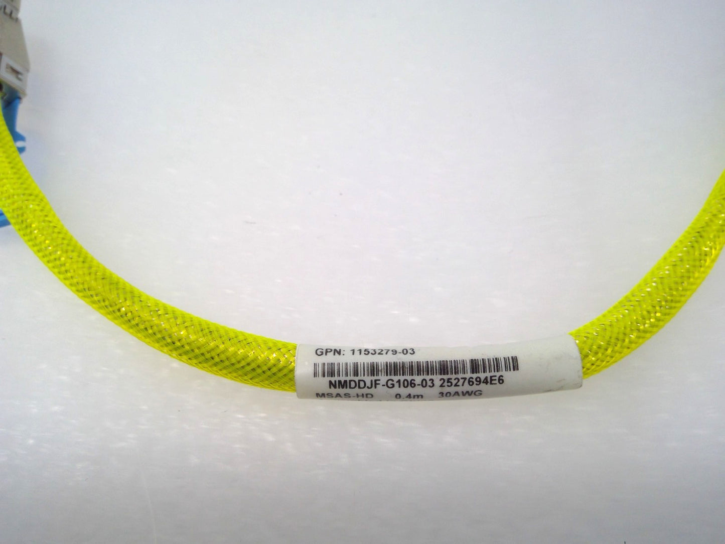 Amphenol Mini-SAS HD Cable SFF-8644 to SFF-8644 0.4m 30AWG NMDDJF-G106-03