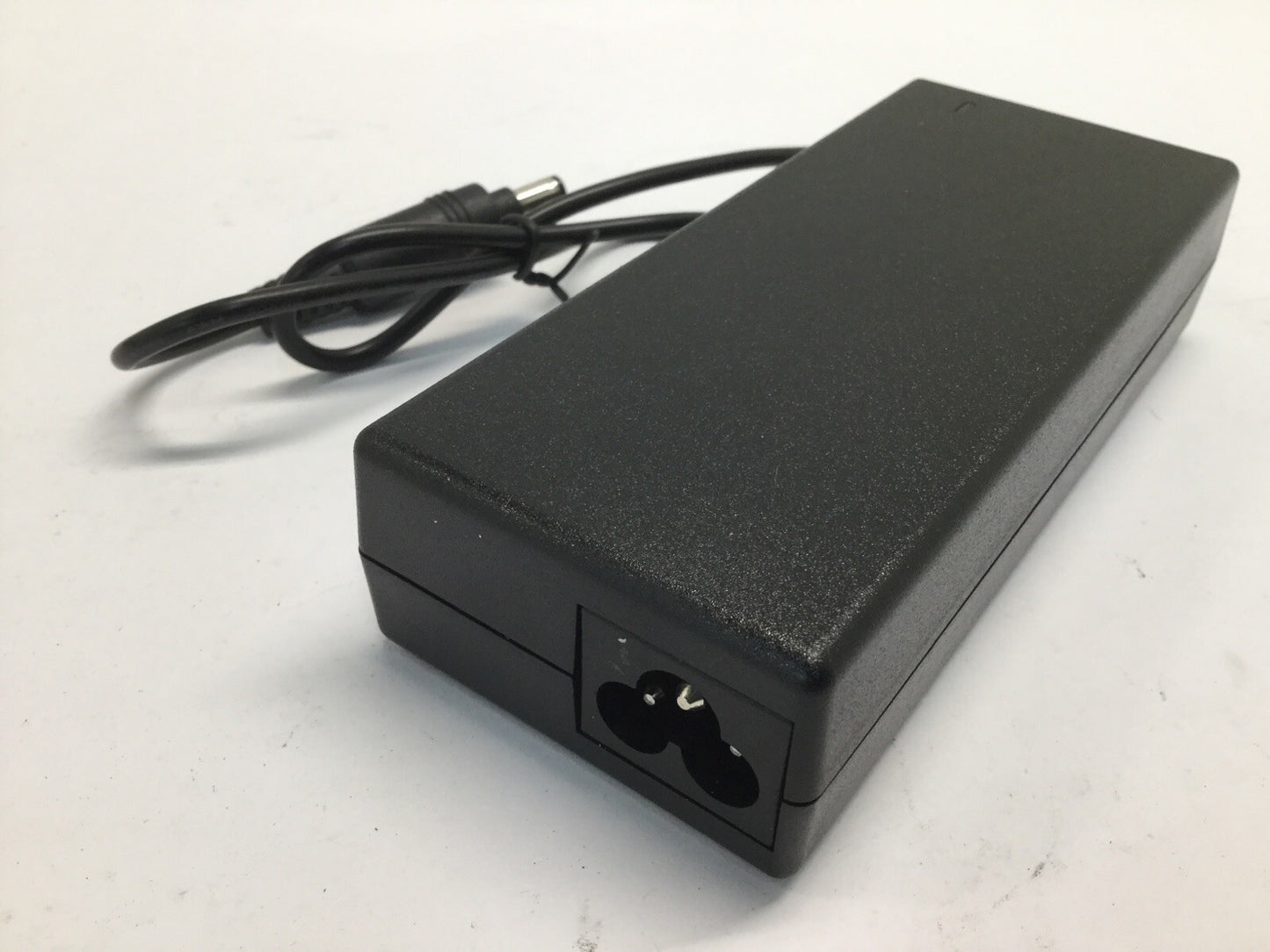 Original Toshiba Charger 27V 2.4A Ac Adapter Power Supply ACADP40-1A