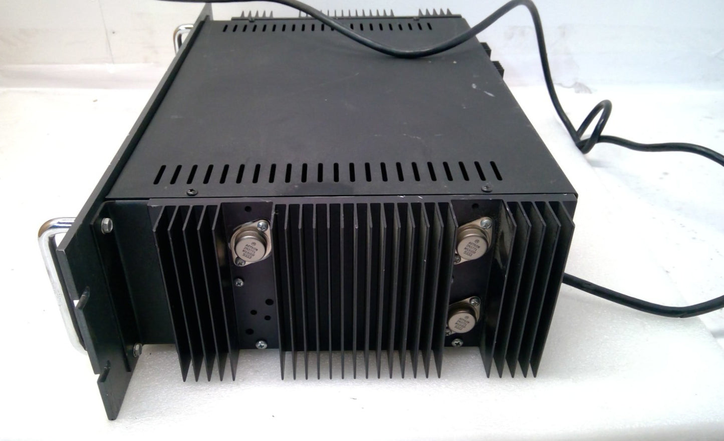 ASTRON RM-35M 13.8 VDC Heavy-duty, rack-mounted linear DC power supply