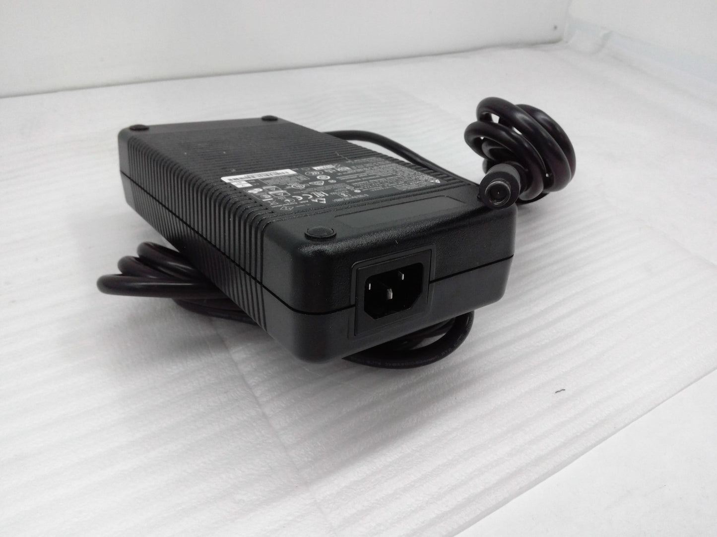 Genuine Delta 330W 19.5V 16.9A AC Adapter 7.4×5.0 mm Center Pin ADP-330AB D