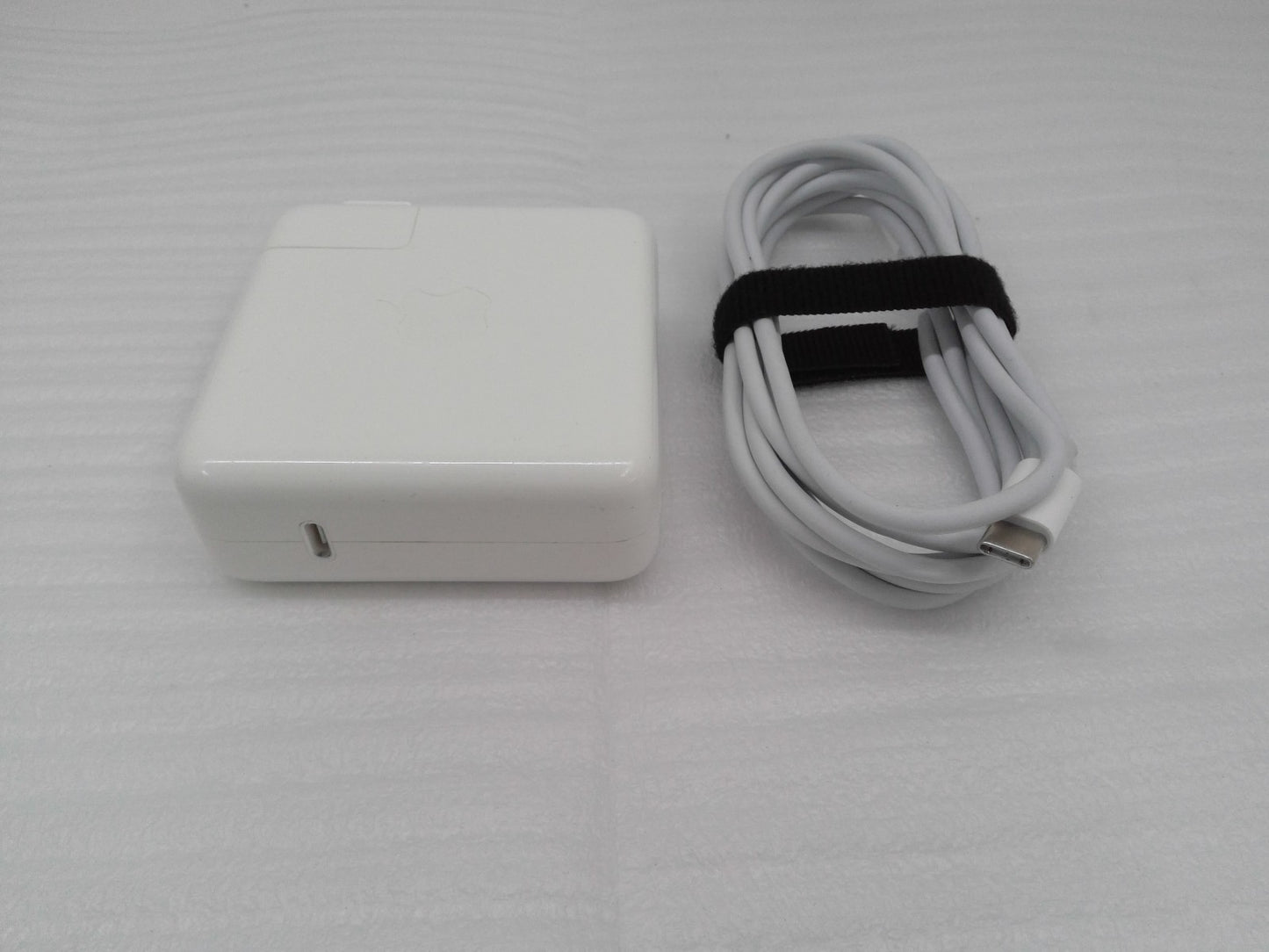OEM 61W USB-C AC Adapter Charger and Cable for Apple MacBook Pro 13" A1718 A1947