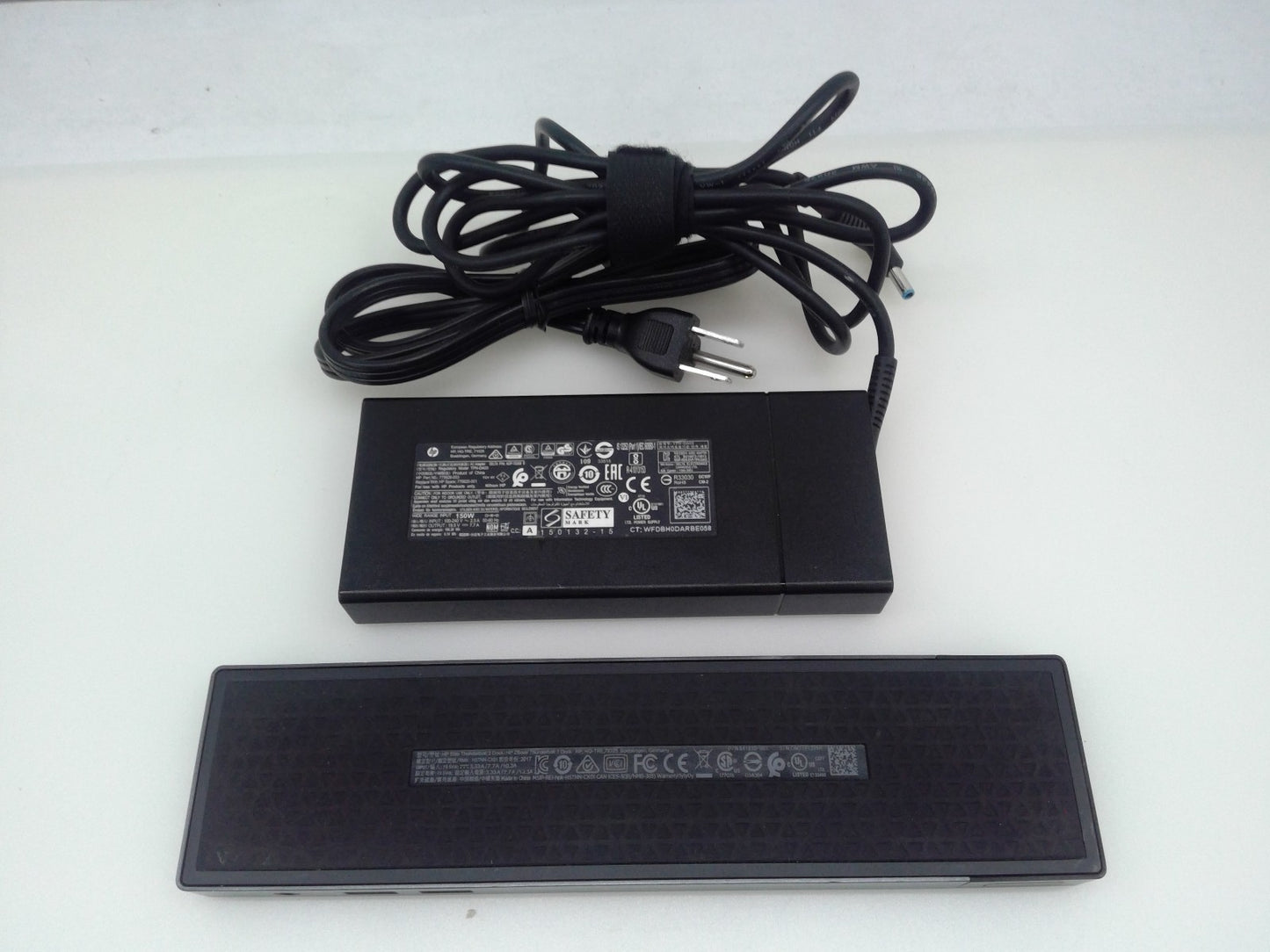 HP Elite Thunderbolt 3 Docking Station HSTNN-CX01 W/ HP 150W Adapter 841830-001