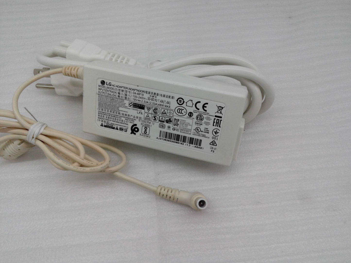 Original LG 19V 2.53A 48w AC Adapter for LG 32LH570B DA-48F19 6.5x4.4mm White