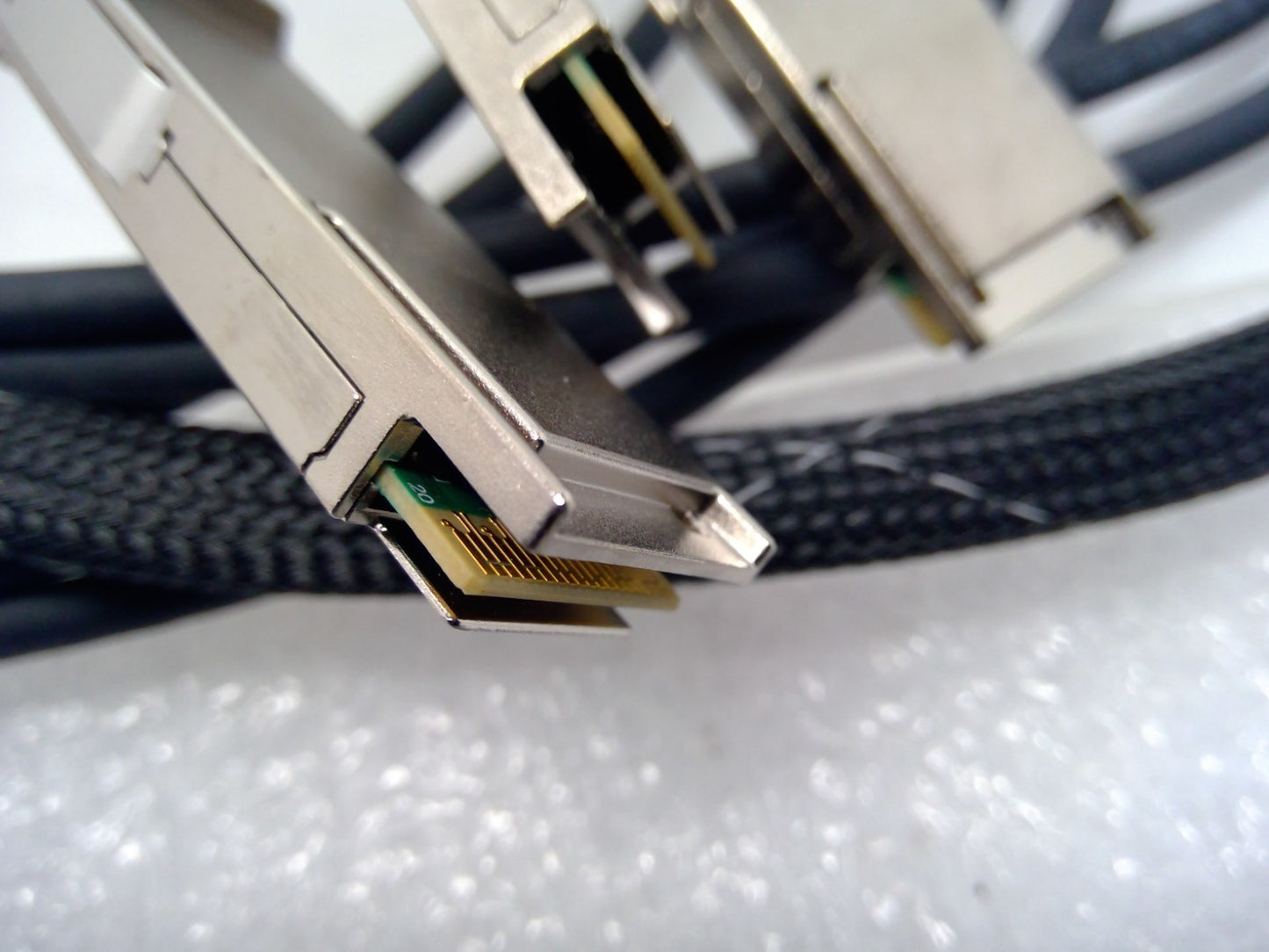 TE Connectivity 100G QSFP28 TO 2X50G QSFP28 DAC Cable 3m 30AWG 2347495-4
