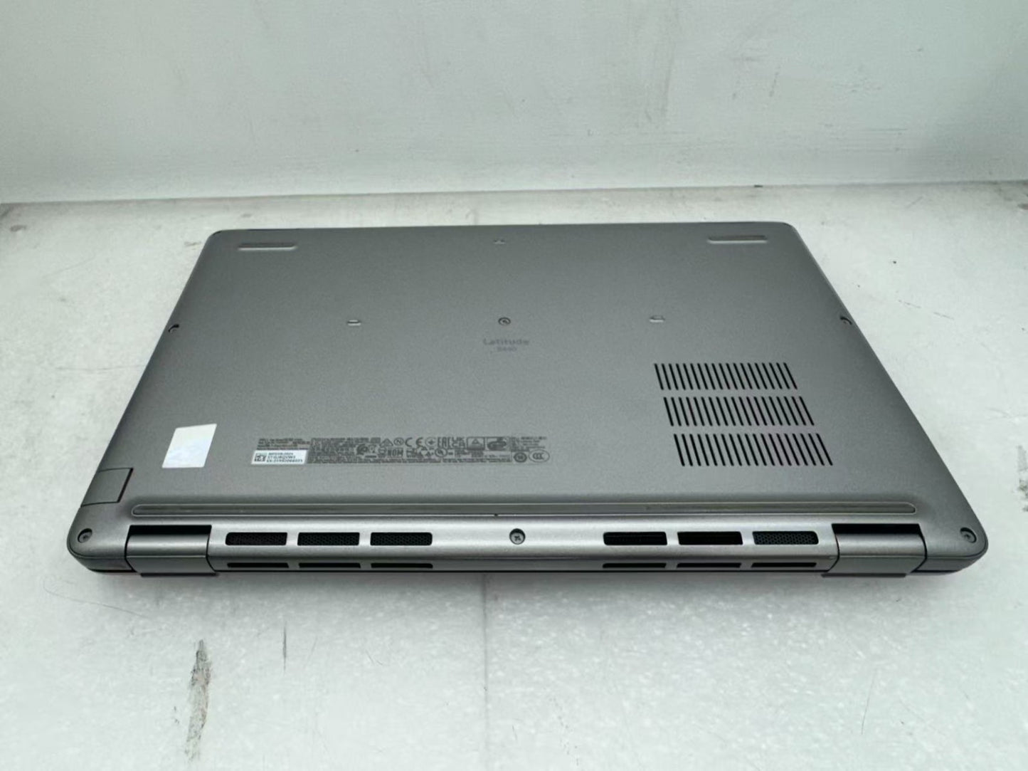 Dell Latitude 5540 LT Intel FHD i7-1355U@1.7GHz 16G 256G Windows 11 w/AC