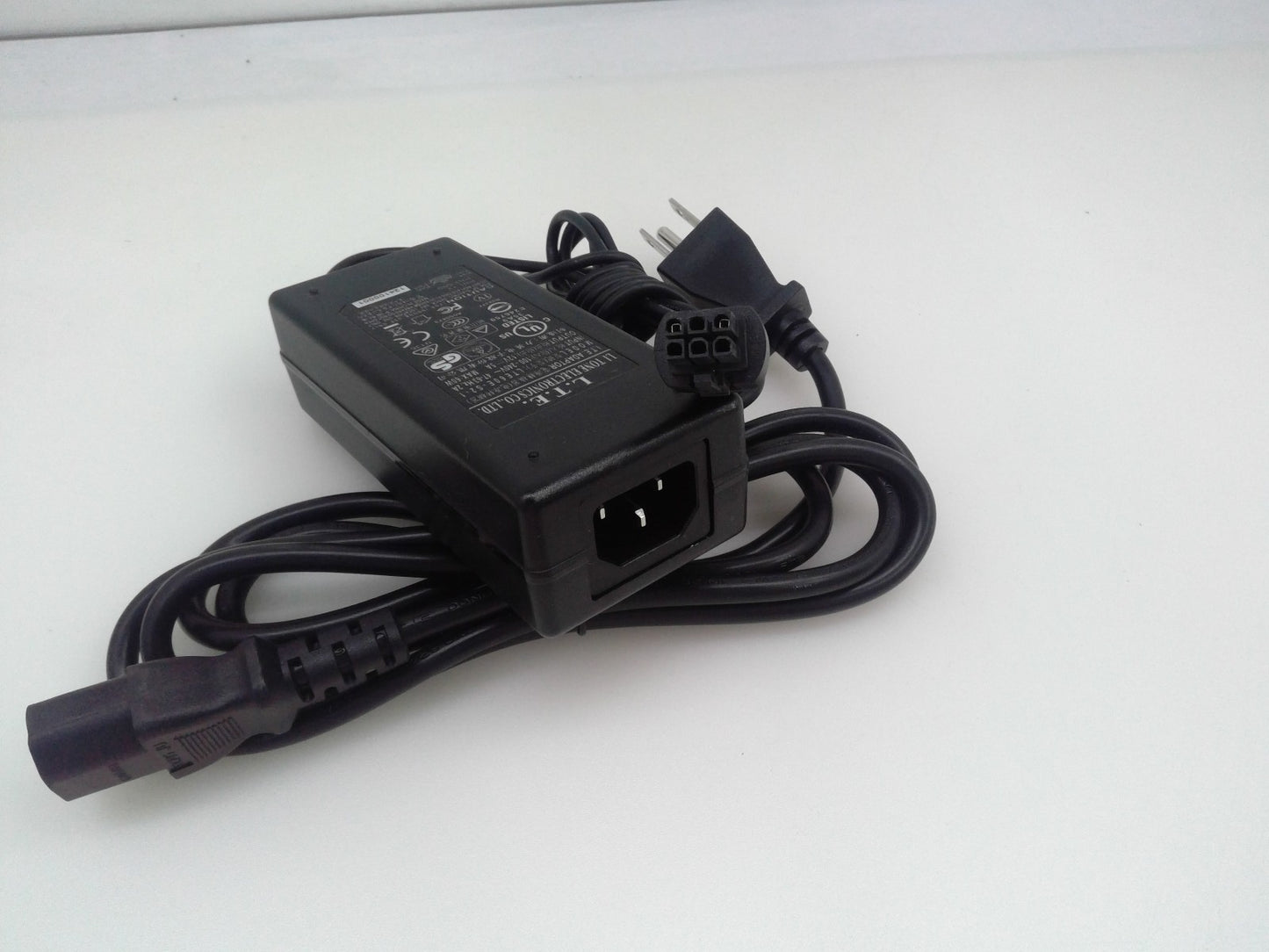 LI TONE L. T.E Power Supply Adaptor LTE60E-S2-1 12V 5A 60W 6 Pin Molex Connector
