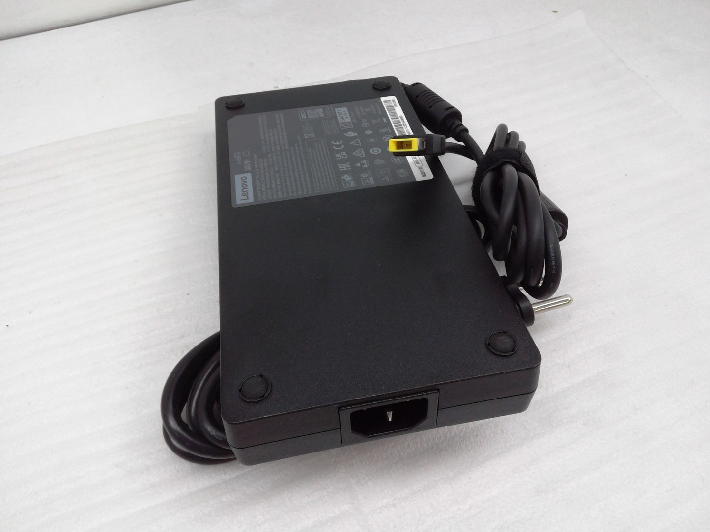 Original Netzteil Lenovo ADL300SDC3A ADL300SLC3A Stromkabel 300W 20V Ac Adapter