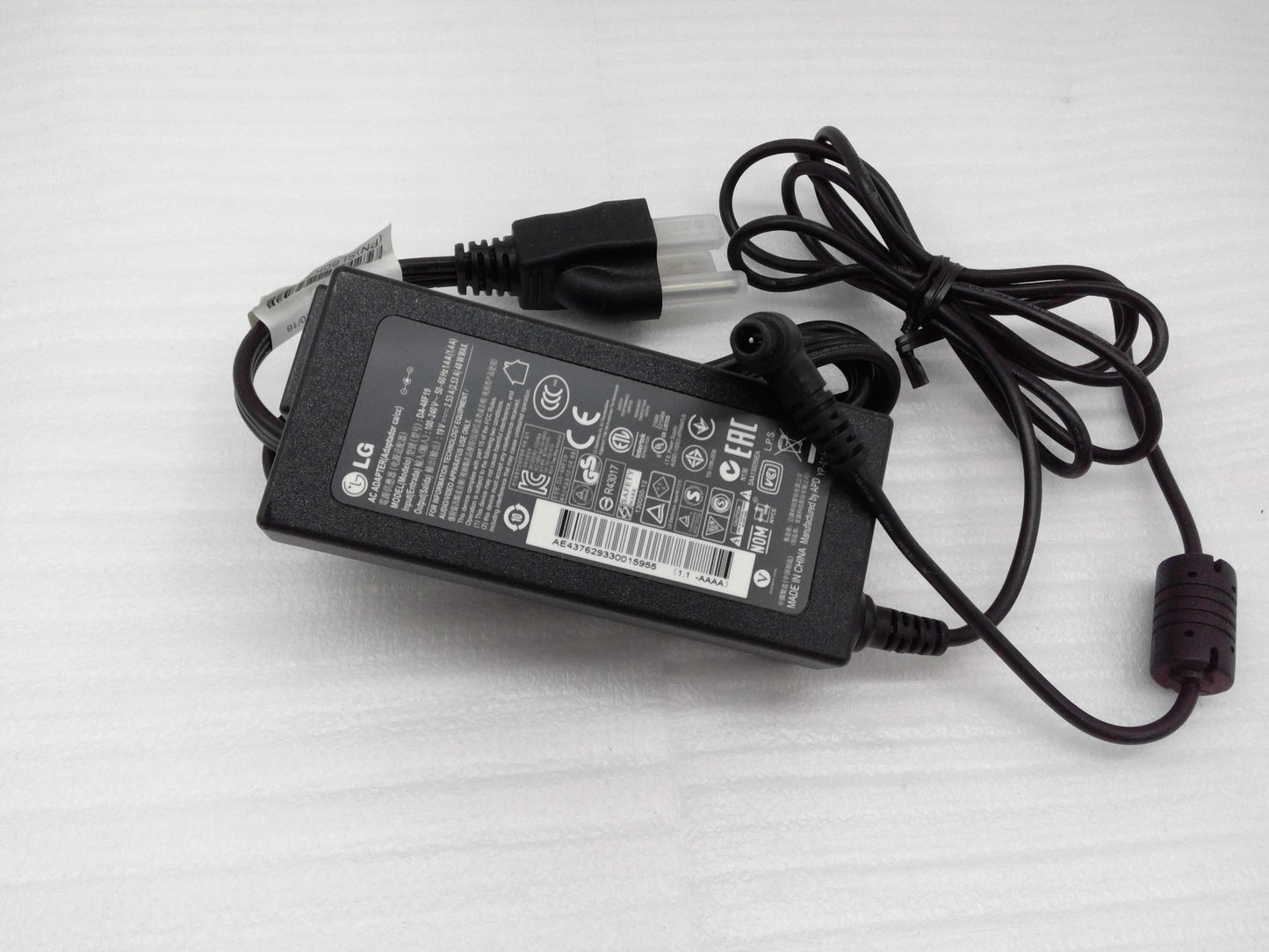Original LG 19V 2.53A 48w AC Adapter for LG 32LH570B DA-48F19 6.5x4.4mm Black