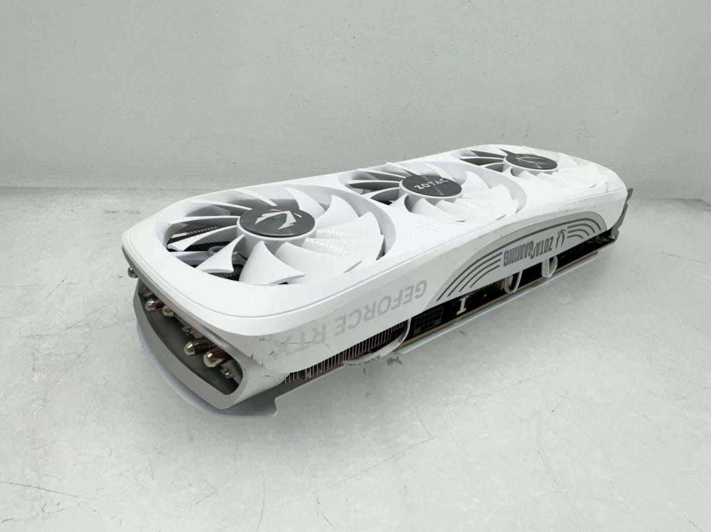 ZOTAC GAMING GeForce RTX 4080 Super Trinity OC White Edition 16G GDDR6X