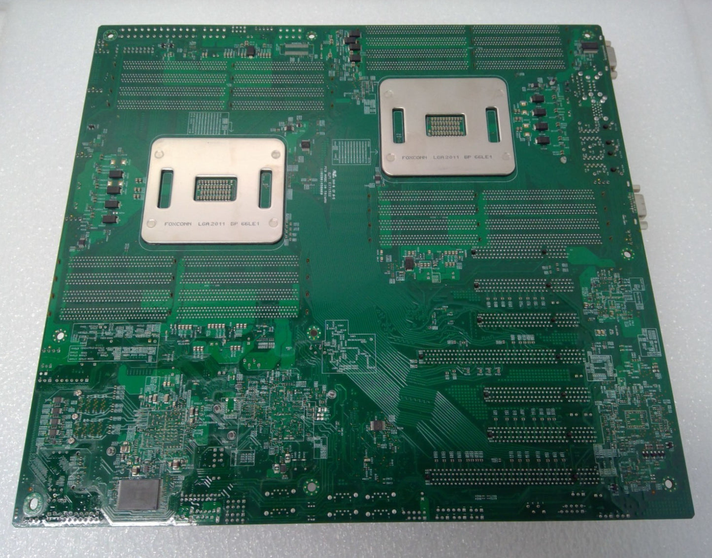 Supermicro X10DRH-CLN4 Dual LGA 2011-3 /Socket R3 DDR4 E-ATX Server Motherboard