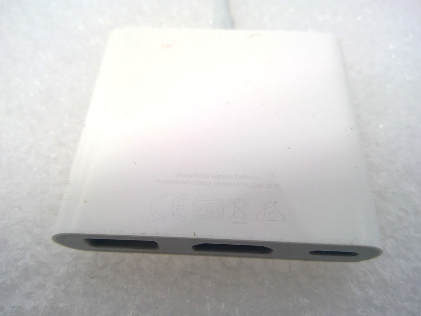 Apple USB-C to Digital AV MW5M3AM/A A2119 White - HDMI, USB Type B, USB Type C