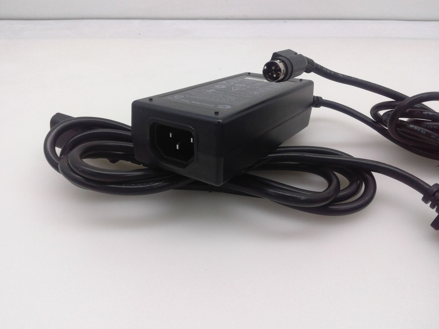 Genuine Globtek 60W 24V 2.5A AC Power Adapter GT-81081-6015-T3 3-Pin