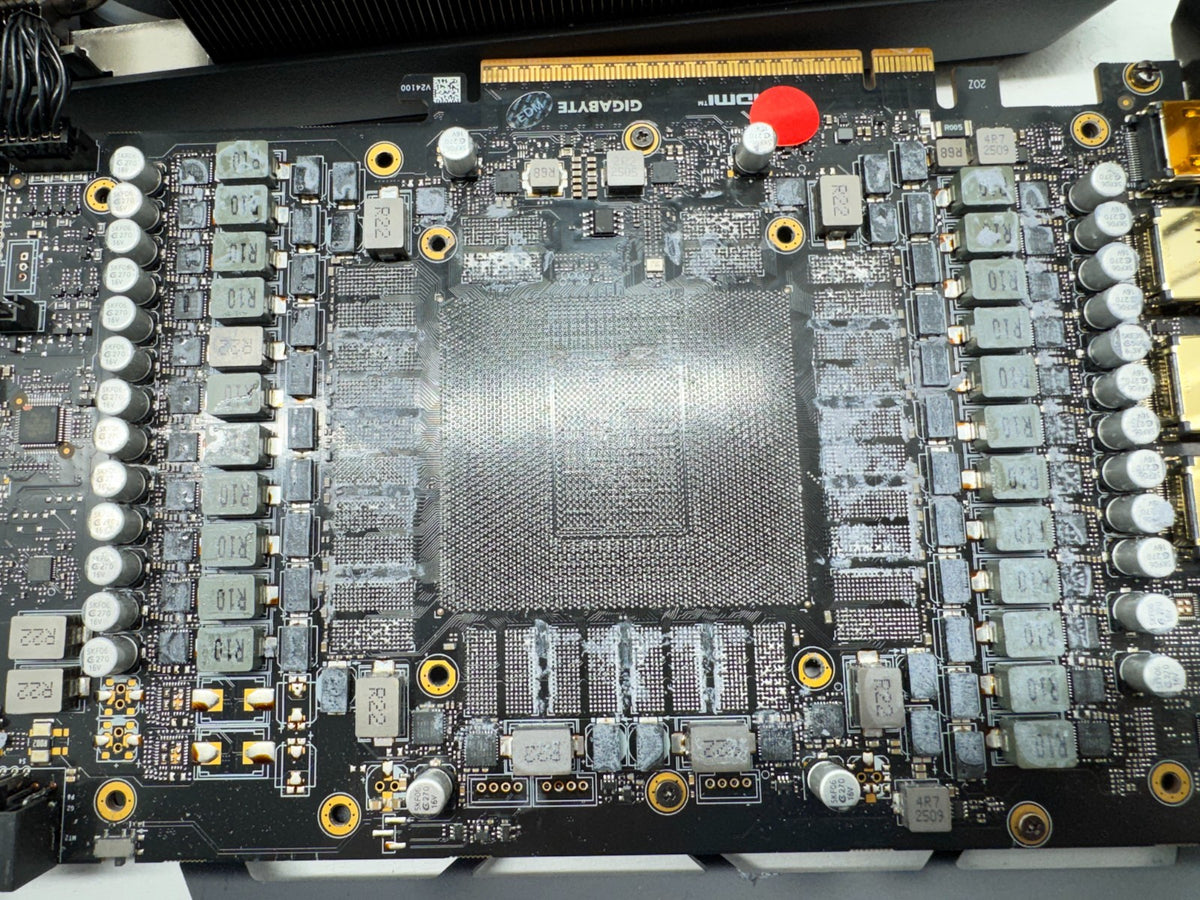 GIGABYTE GeForce RTX 5090 (no core no VRAM) FAN chassis PCB heatsink