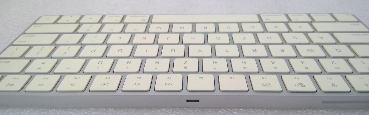 Apple A1644 Magic Keyboard Rechargeable Wireless Bluetooth NO CABLE *READ*
