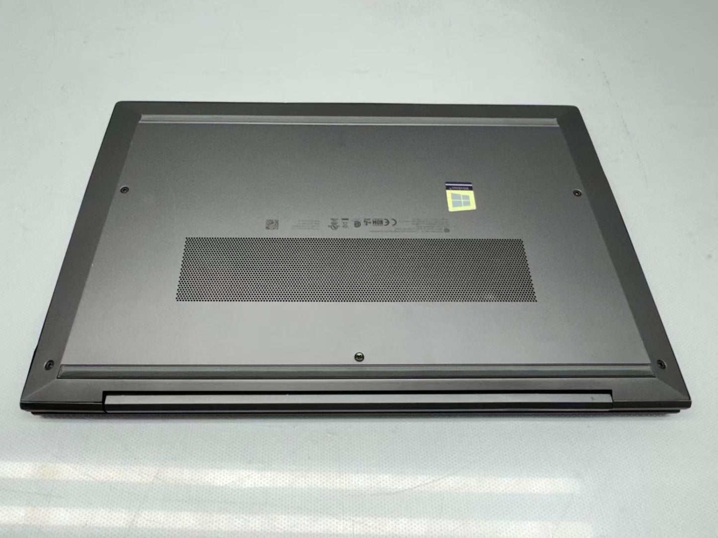 HP Zbook Firefly 14 G7 Intel i7-10610U@1.8GHz 16GB 256GB Quadro P520 **READ**