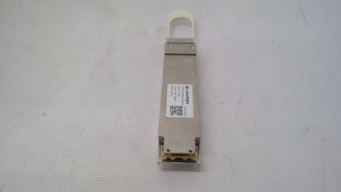 Cloudlight 7116-E18-04/01/61/07 AQ2012141667 QSFP 400G SR8  3.3VDC,3.0A