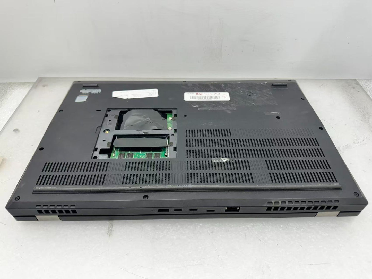 Lenovo ThinkPad P17 Gen1 17.3"Intel i7-10850H@2.7GHz 16GB RAM BIOS LOCKED*Read*