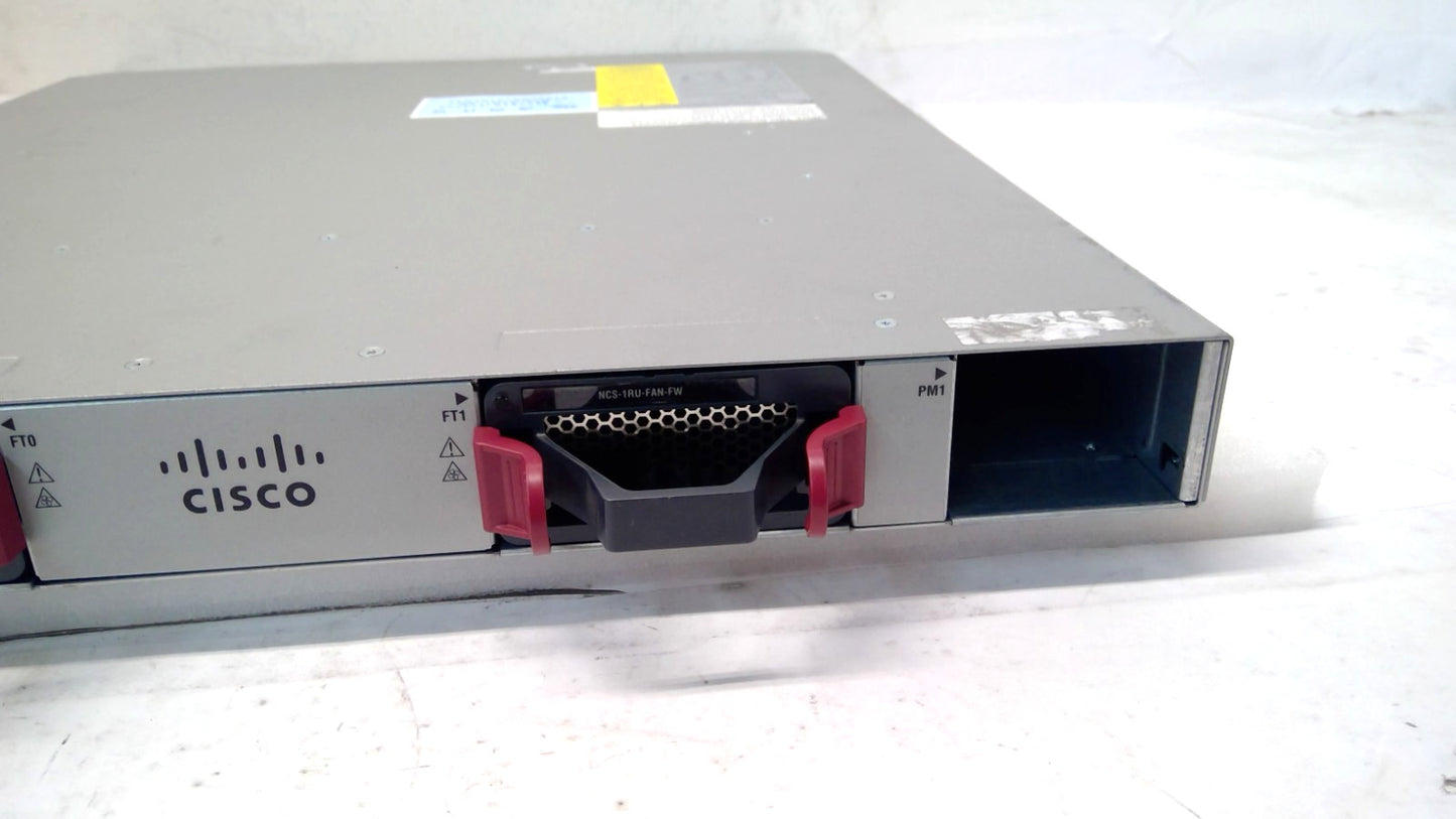 Cisco (NCS) 5500 Series NCS-5501-SE 1RU router 40x10G SFP 4x100GE QSFP28 /NO PSU