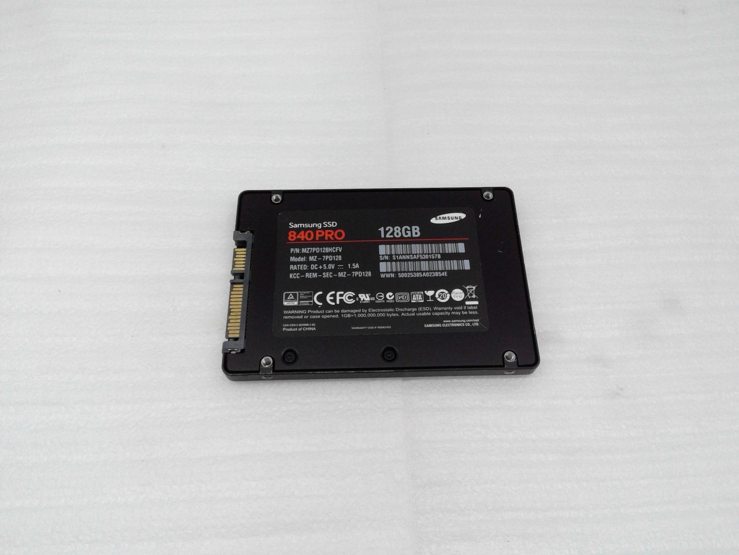 Samsung MZ-7PD128 840PRO 128GB SATA III 2.5 in Solid State Drive