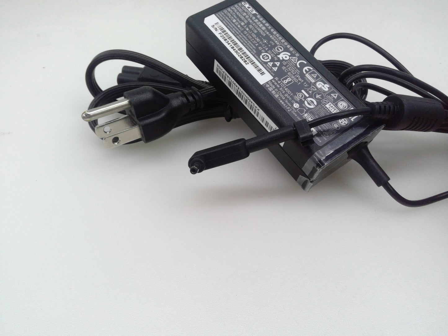 Acer Chromebook CB3-111 Notebook Ac Power Supply Adapter & Cord A13-045N2A 45W