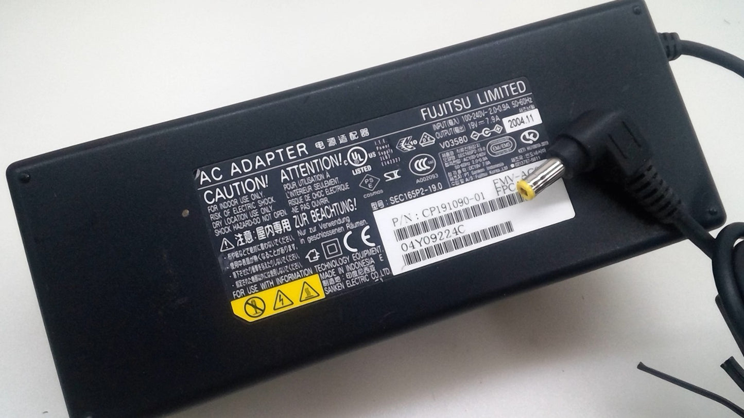 Genuine Fujitsu SEC165P2-19.0 150W 19V 7.9A AC Adapter 5.5*2.5mm Power Supply
