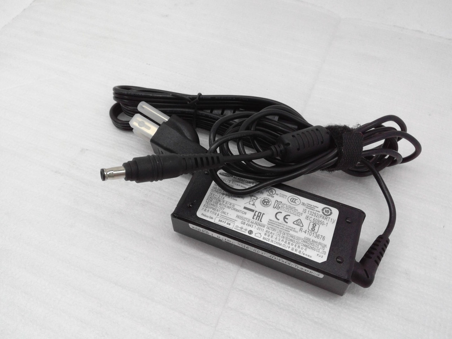 Genuine Samsung Laptop Charger AC Adapter 19V 2.1A AD-4019C PA-1400-96