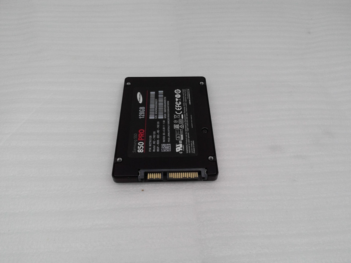 SAMSUNG SSD 850Pro 128BG MZ-7KE128 2.5 "SATA III SSD 6.0Gbps