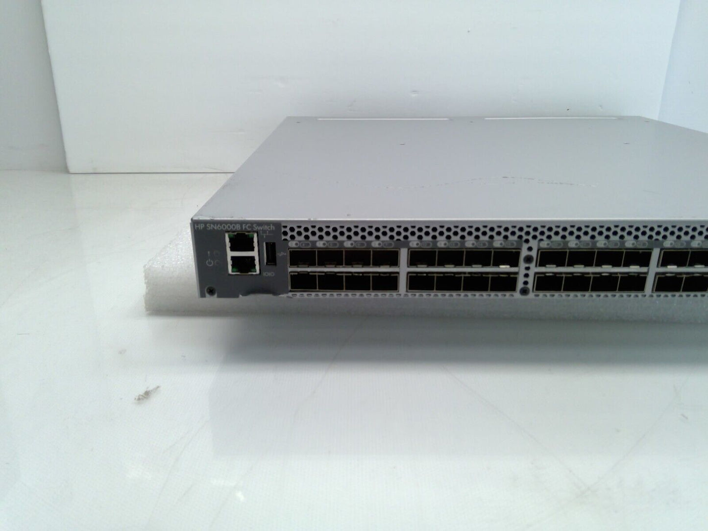 HP SN6000B 16Gb 48-port Managed Fibre Channel Switch w/36 port License Active