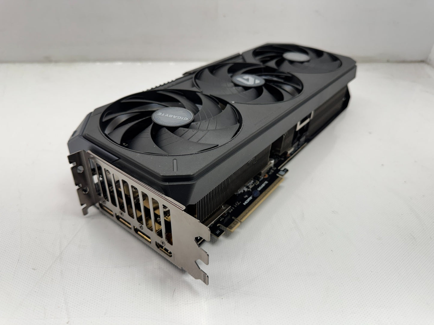 GIGABYTE GeForce RTX 5080 16GB GDDR7 GV-N5080GAMING OC-16GD
