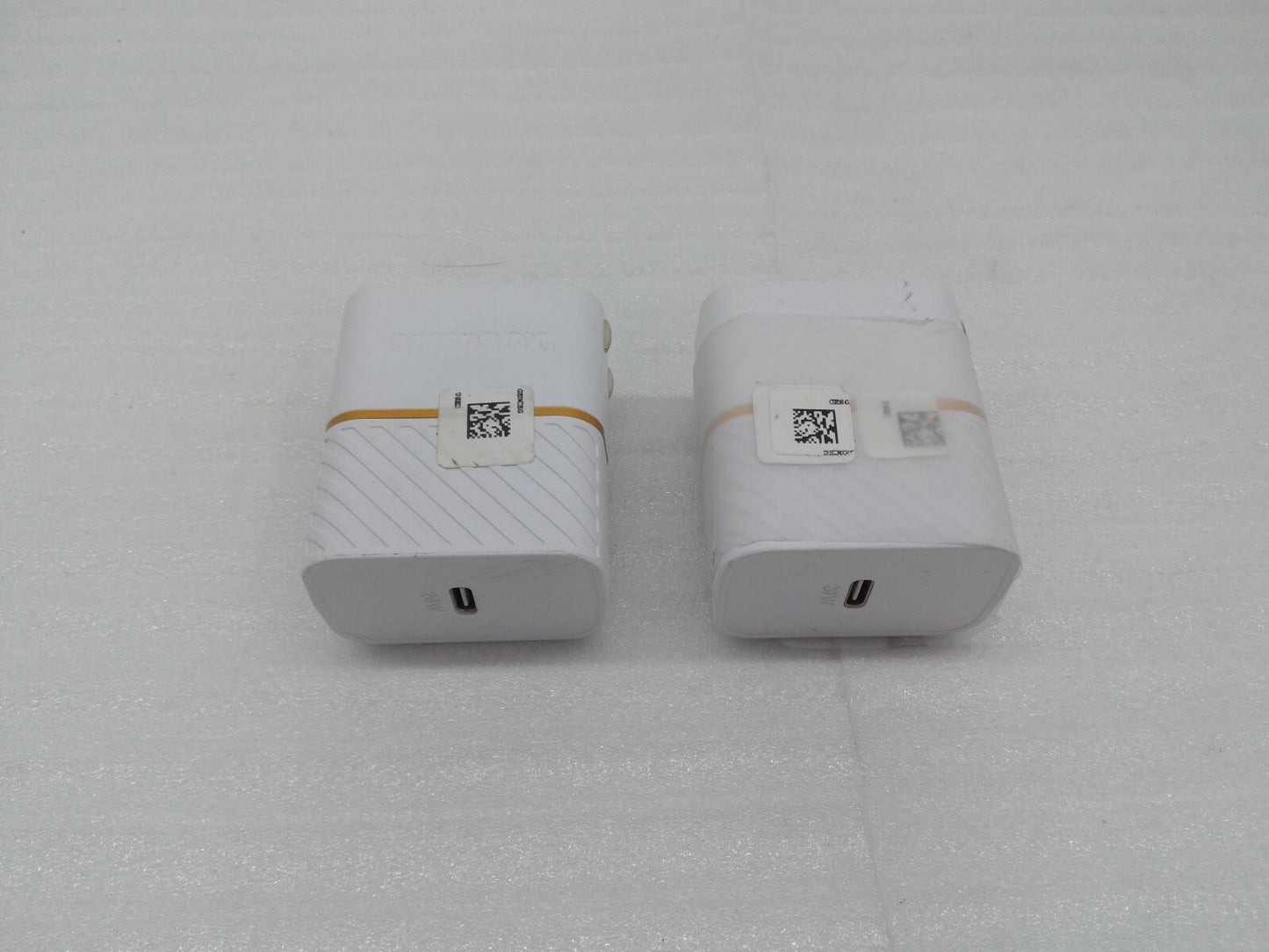 OtterBox Fast Charge USB-C Wall Charger 20W, Two-Pack - Cloud Dust White